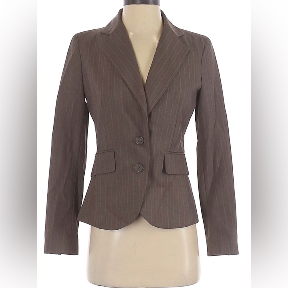 ⭐️NWOT⭐️New York & Company ~ Women’s Blazer~Brown Pinstripe~ Size 2